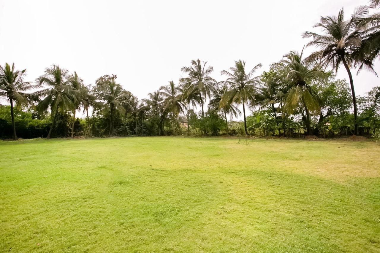 Oyo 63030 Mhatre Farm & Resort Chinchani Exterior foto